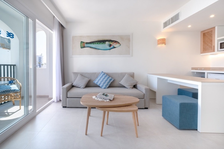 Select apartment with pool view Carema Beach Menorca