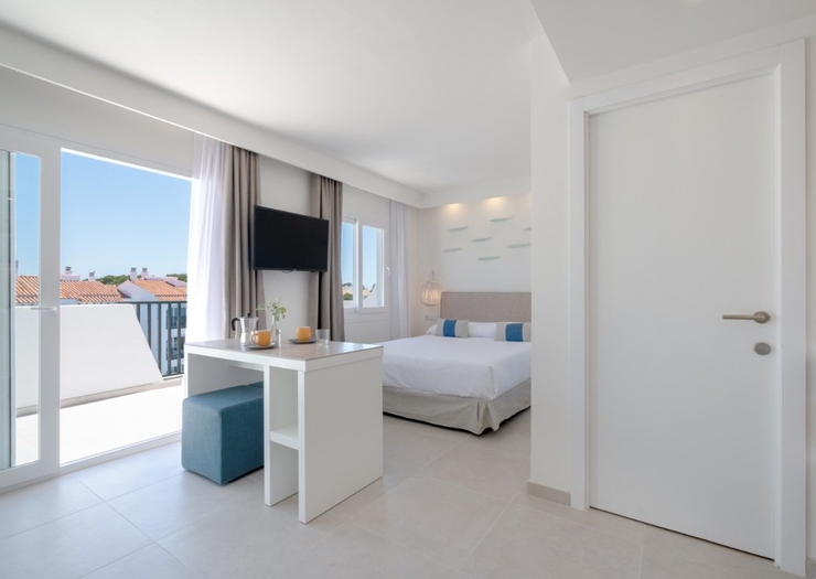 Select studio with sea view Carema Beach Menorca