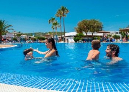 Schwimmbecken Carema Club Resort Menorca