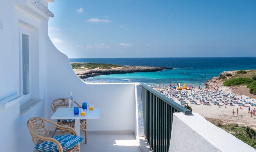 Select studio with sea view Carema Beach Menorca****
