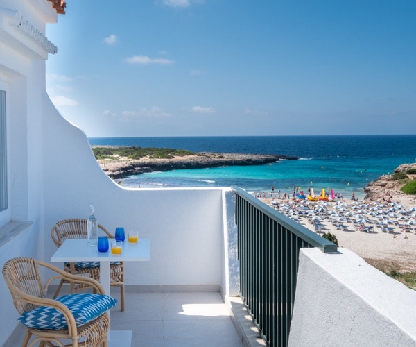 Doppelstudio vista mar lateral Carema Beach Menorca
