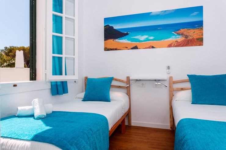 Apartamento 2 dormitorios vista mar lateral Carema Garden Village Menorca