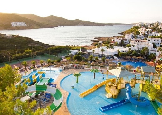 Free acces to the splash park Carema Club Resort Menorca