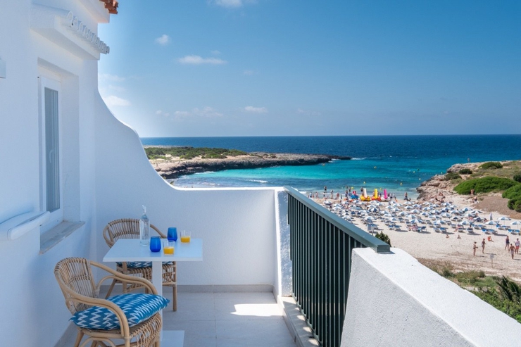 Studios doubles select vue mer latérale Carema Beach Menorca