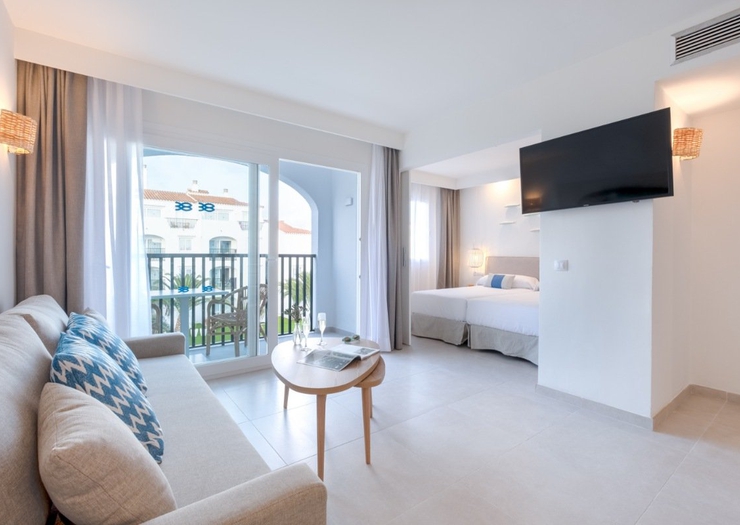 Select duplex with side sea view Carema Beach Menorca